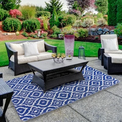 Northlight 4' X 6' Blue And White Geometric Rectangular Outdoor Area Rug 1 Northlight 4' X 6' Blue And White Geometric Rectangular Outdoor Area Rug